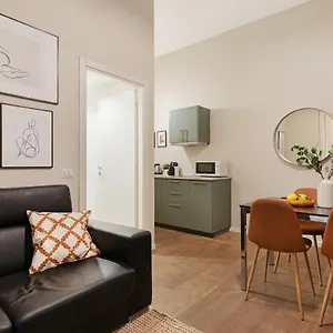 https://new-cozy-apt-in-porta-romana.italymilanhotels.net