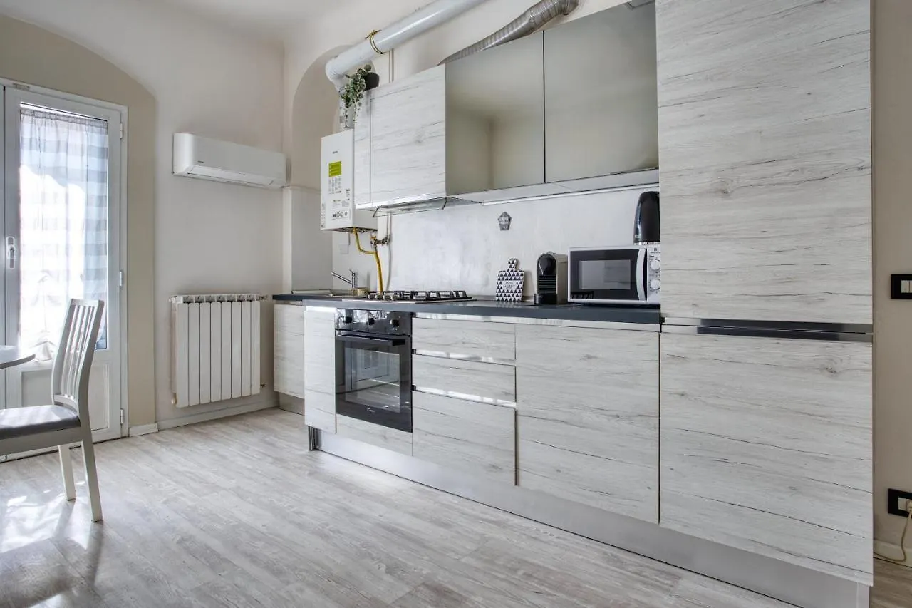 Joivy Chic 1 Bed Flat Apartment Milan